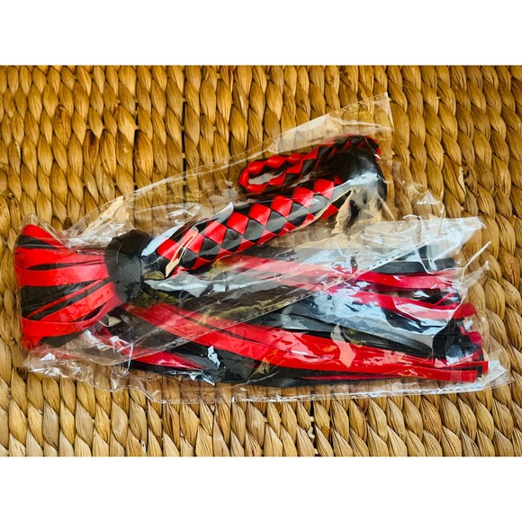 Flogger Paddle Whip‎ Red Black Braided Leather Toy - Picture 5 of 5